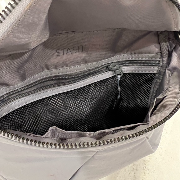 Athleta Stash Gray Belt Bag/Fanny Pack - Picture 6 of 10